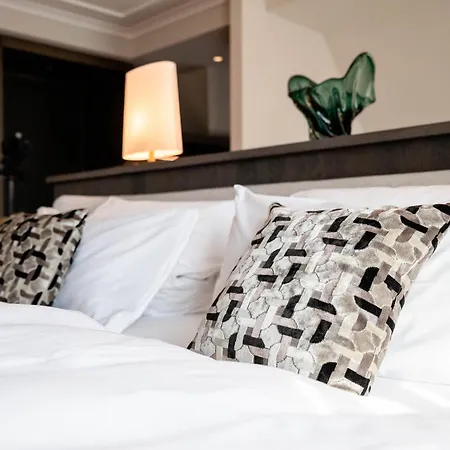 Clounys Hotel