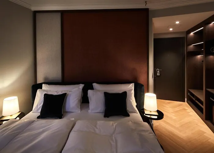 Clounys Hotel 4*